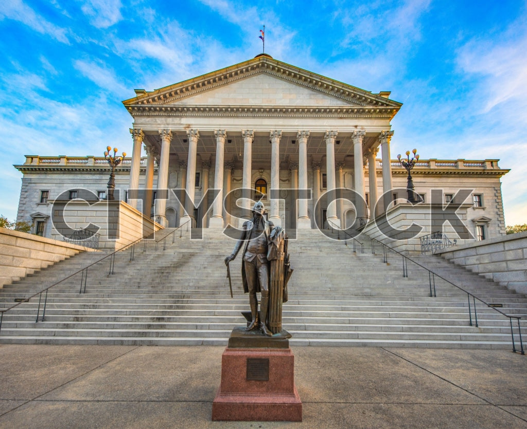 Sunrise view of Columbia State House and historic statue in front